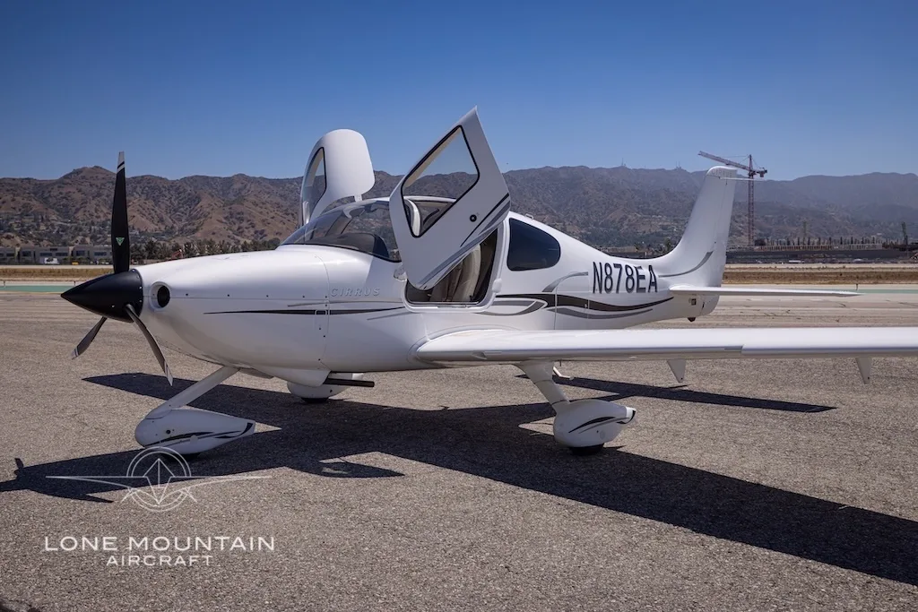 Cabin interior of a 2007 Cirrus SR20 G2.
