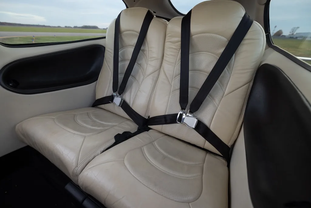 Cabin interior of a 2006 Cirrus SR22 GTS.