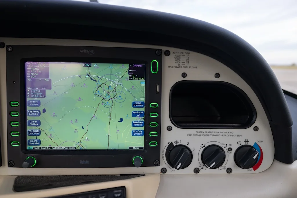 Cockpit and instrument panel of a 2006 Cirrus SR22 GTS.