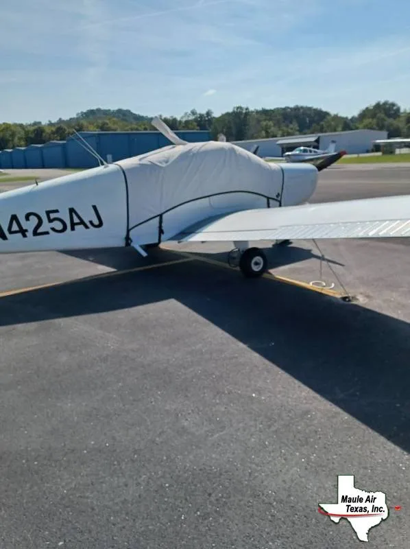Exterior view of a 1965 Piper PA-28-140.