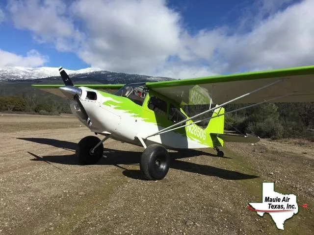 Exterior view of a 1967 Champion 7ECA - 150HP.