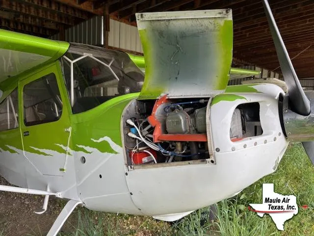 Exterior view of a 1967 Champion 7ECA - 150HP.