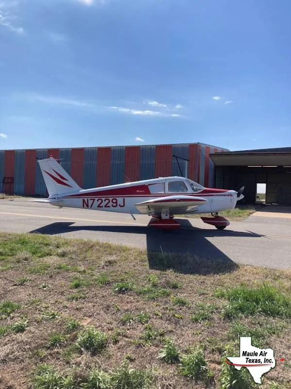 Exterior view of a 1968 Piper Cherokee PA-28-140.
