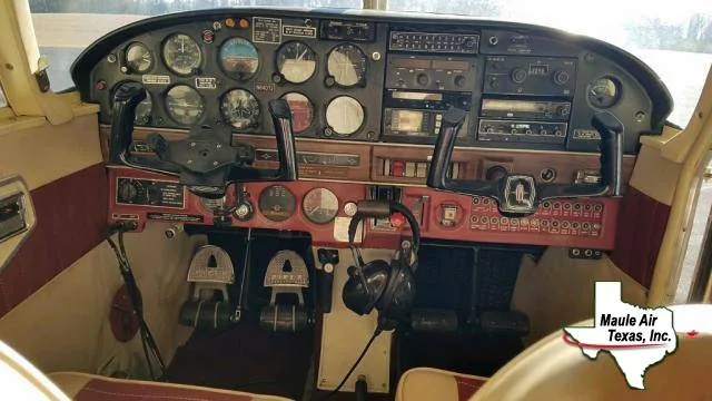 Cockpit and instrument panel of a 1968 Piper Cherokee PA-28-180.