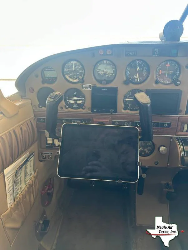 Avionics suite of a 1968 Piper PA-28-180 Cherokee.