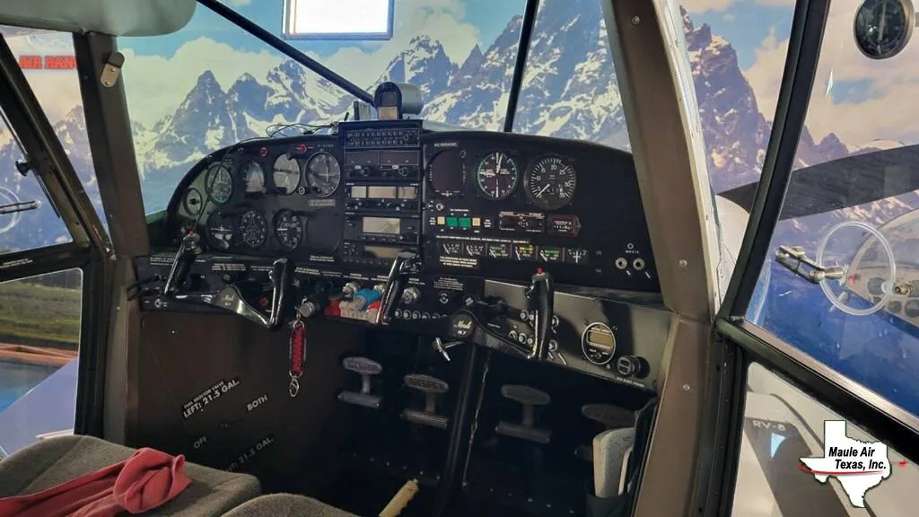 Cockpit and instrument panel of a 1996 Maule M-7-235B Super Rocket.