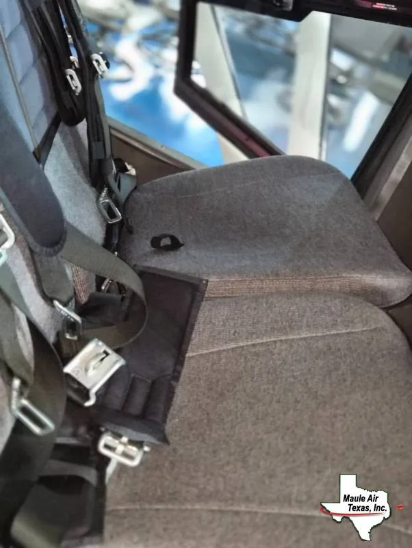 Cabin interior of a 1996 Maule M-7-235B Super Rocket.
