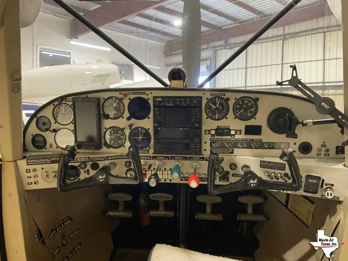 Cockpit and instrument panel of a 2000 Maule M-7-260C Orion.