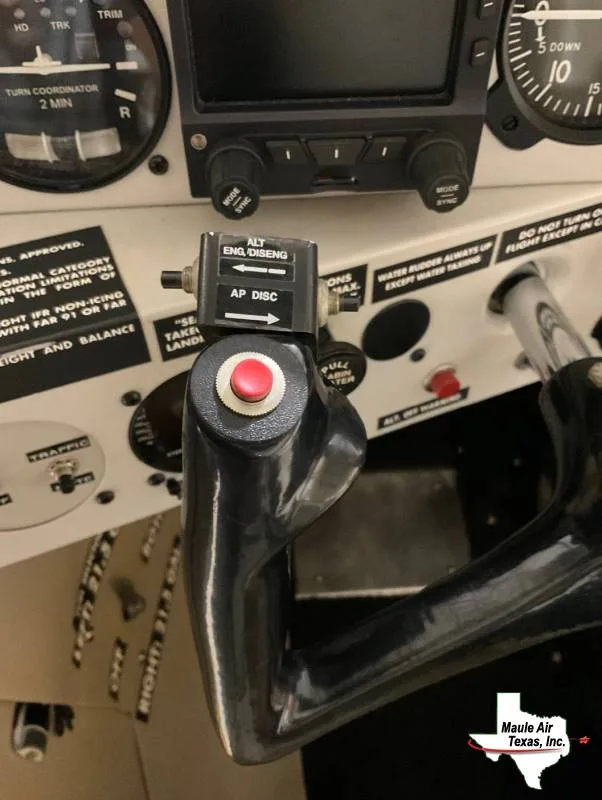Cockpit and instrument panel of a 2000 Maule M-7-260C Orion.