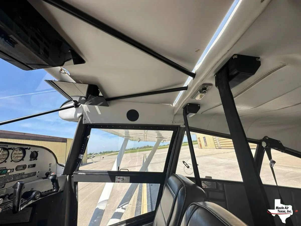 Cabin interior of a 2001 Maule M-7-260C.