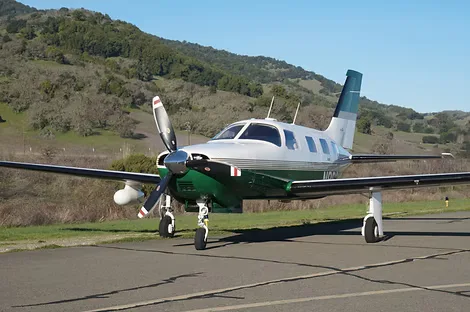 Exterior view of a 1999 Piper Mirage PA46-350P.