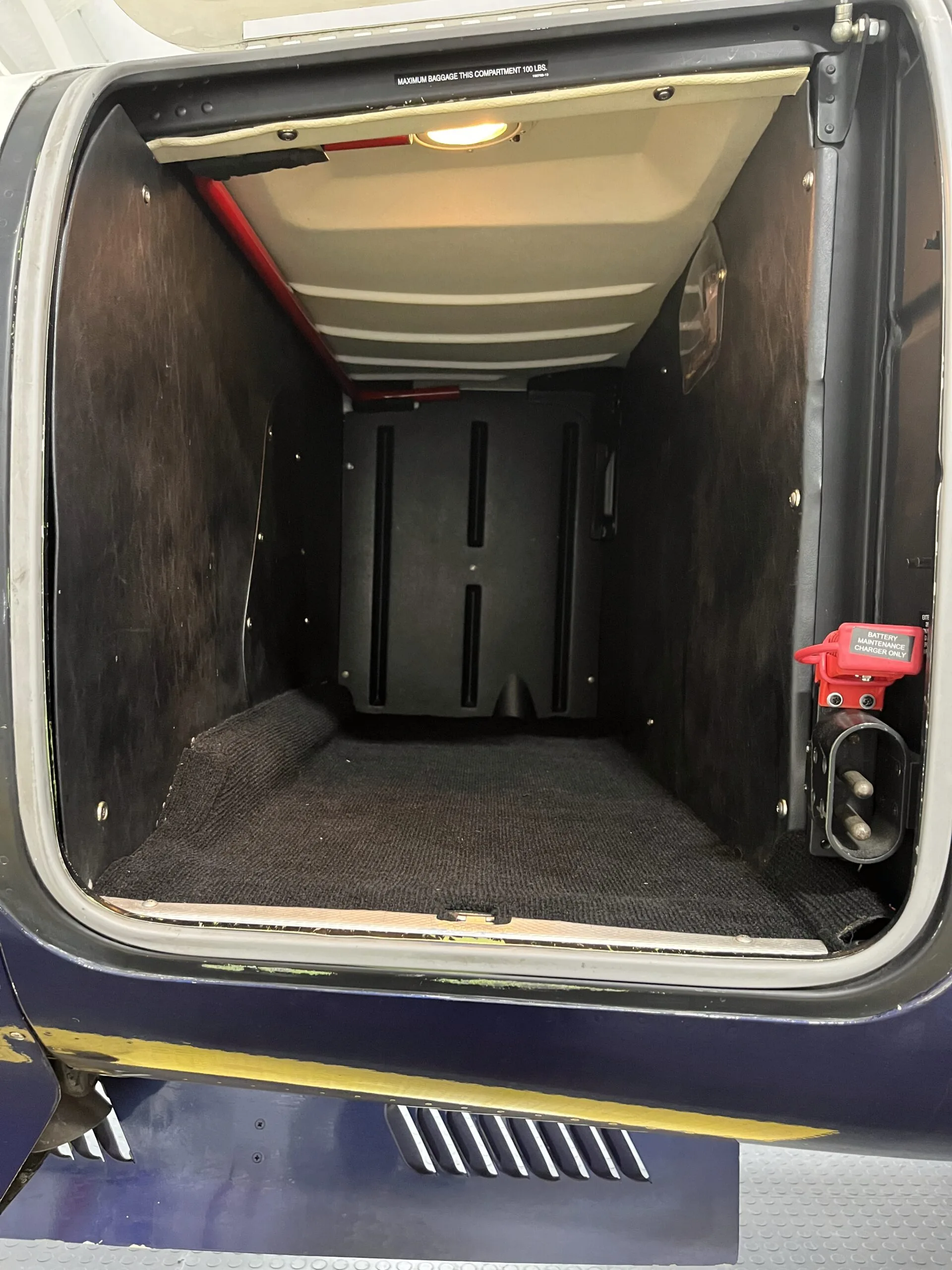 Cabin interior of a 2000 Piper Mirage PA46-350P.