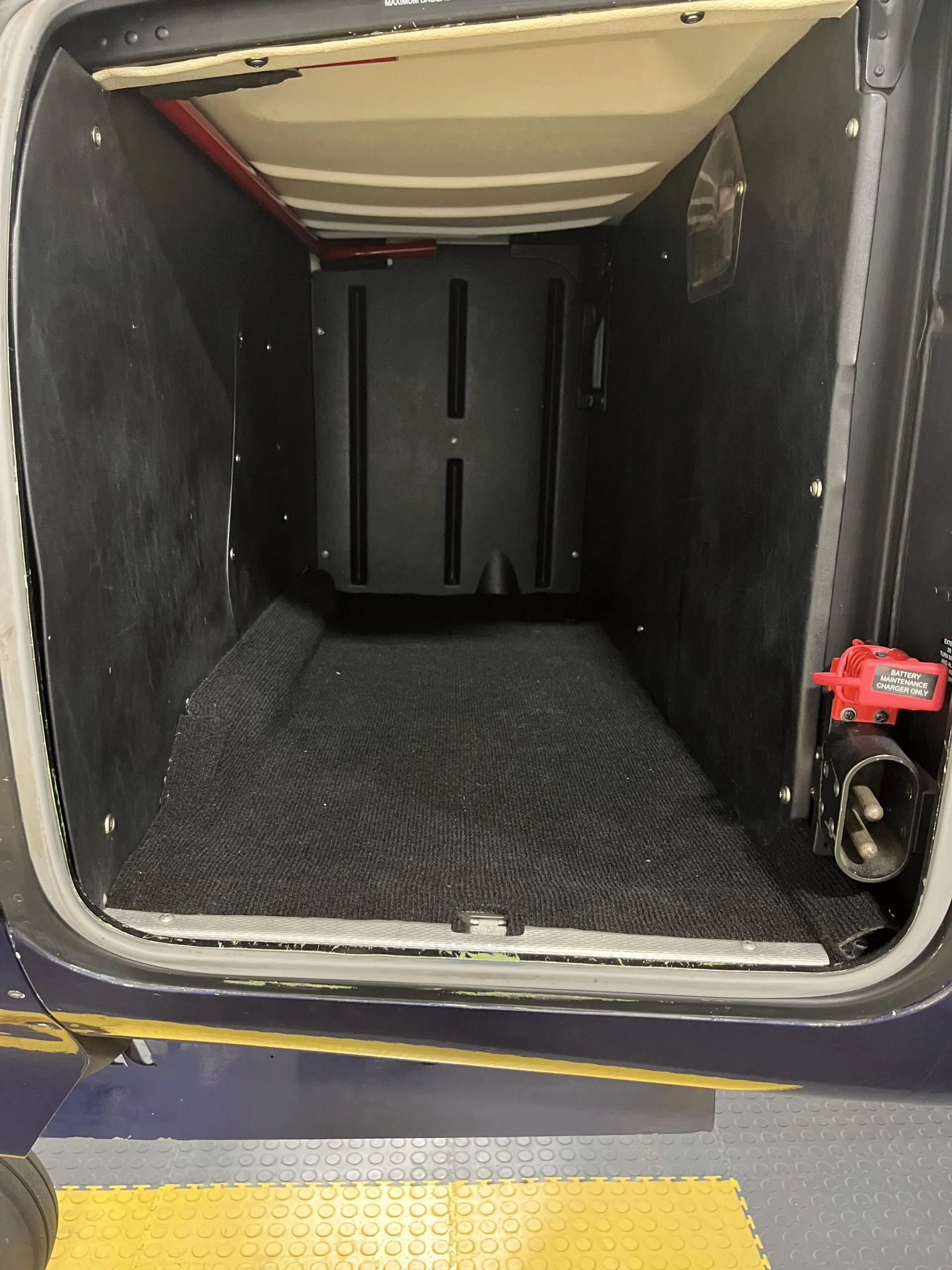 Cabin interior of a 2000 Piper Mirage PA46-350P.