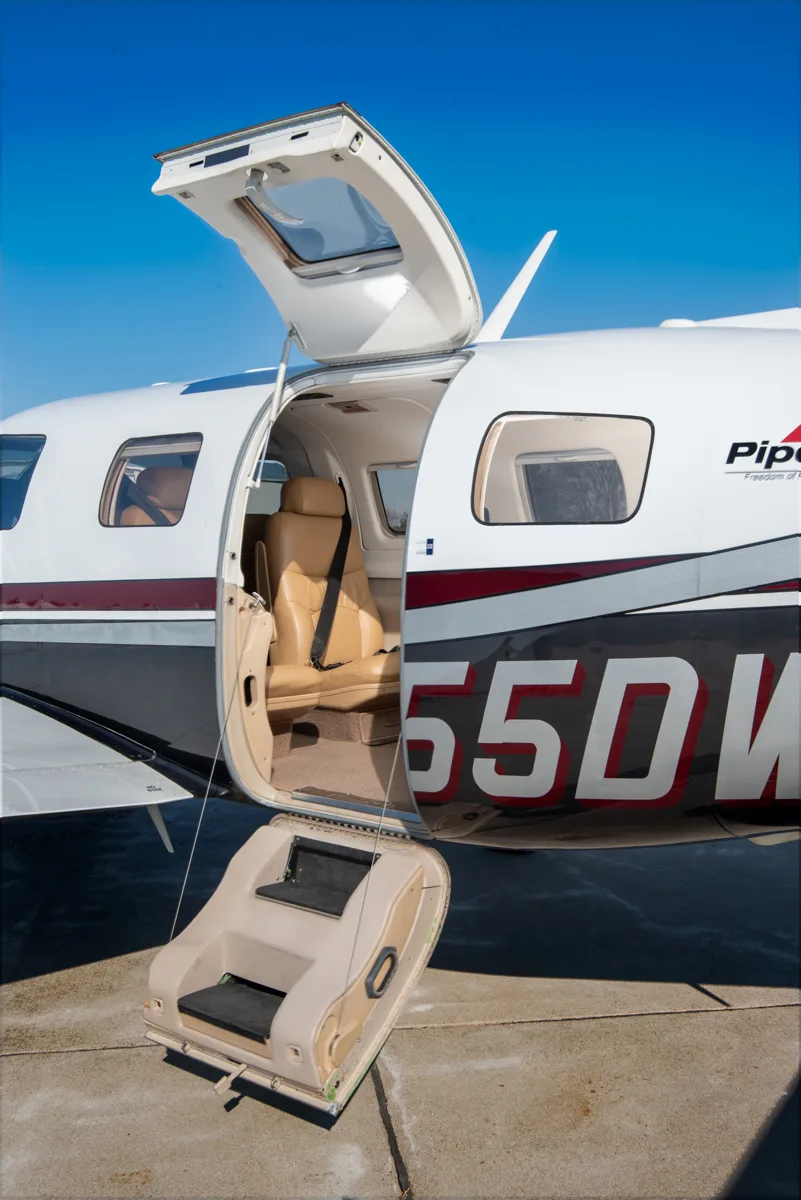 Exterior view of a 2001 Piper PA46 – 500TP Meridian.