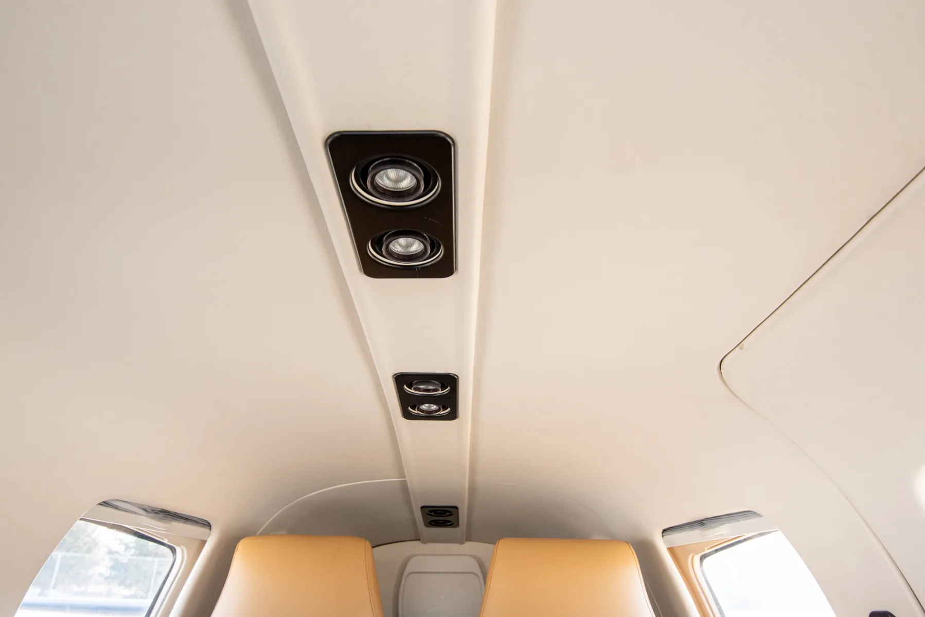 Cabin interior of a 2001 Piper PA46 – 500TP Meridian.