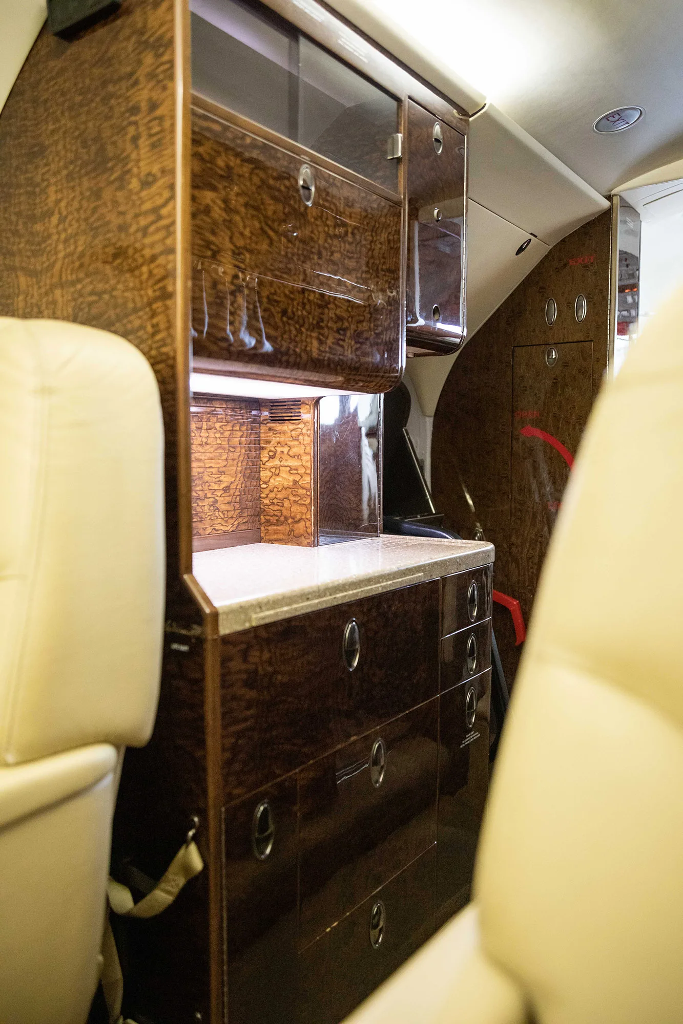 Cabin interior of a 2000 Hawker 800xp sn 258454.