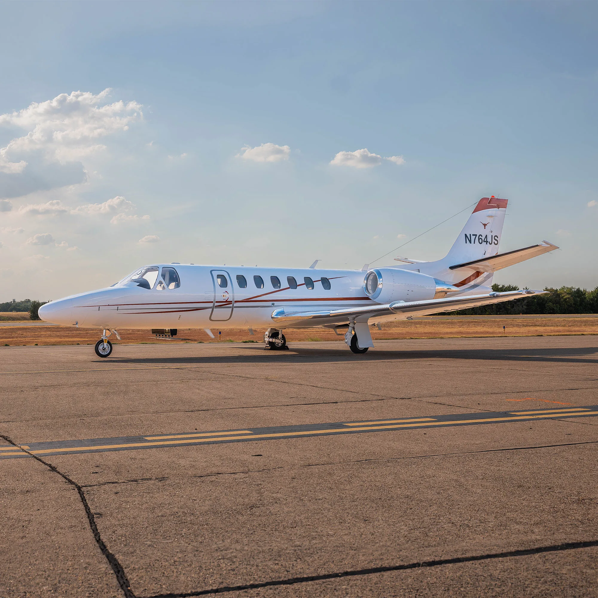 Exterior view of a 2007 Cessna citation encore sn 560 0776.