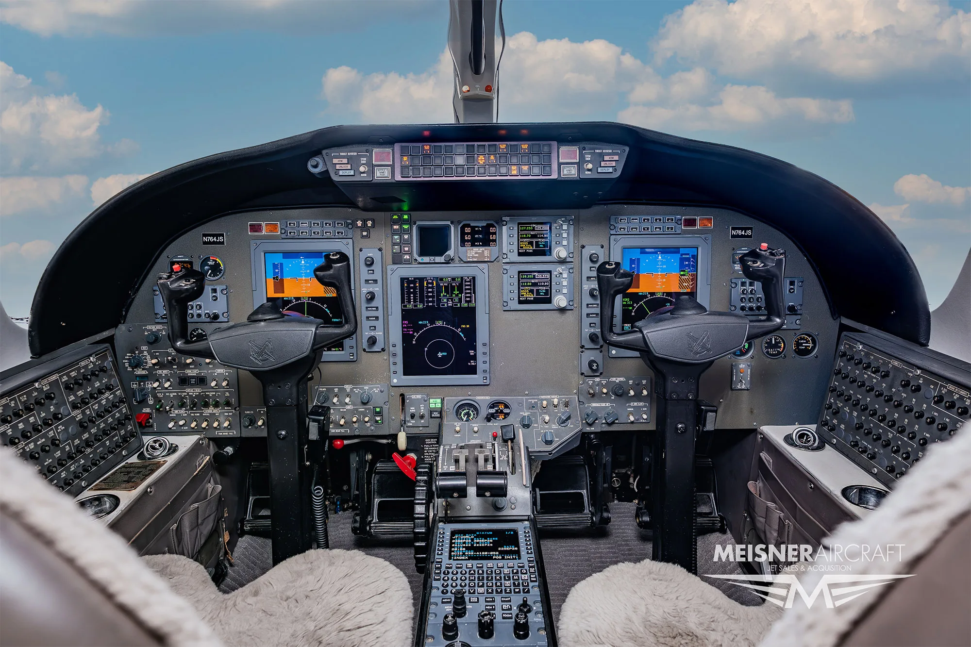 Cockpit and instrument panel of a 2007 Cessna citation encore sn 560 0776.