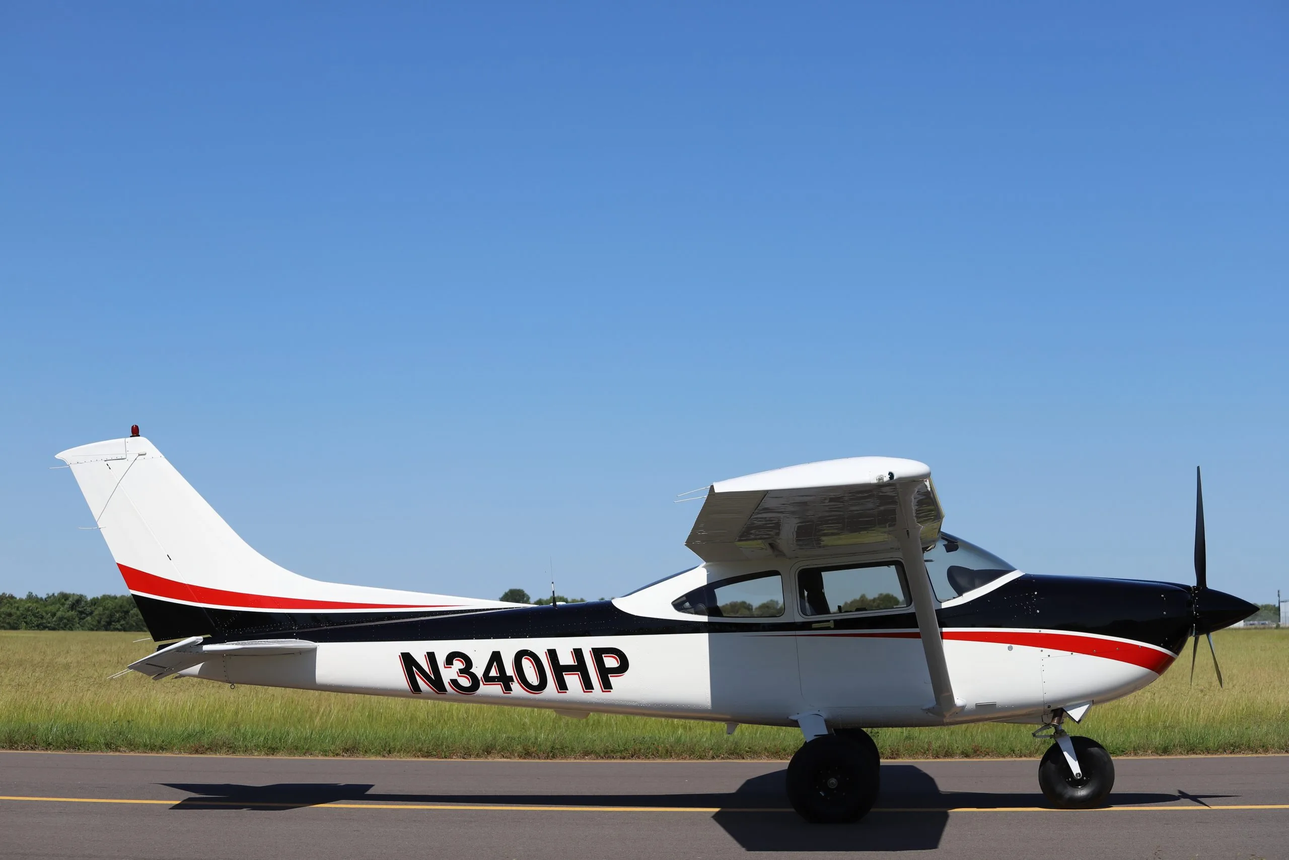 CESSNA 182S SKYLANE