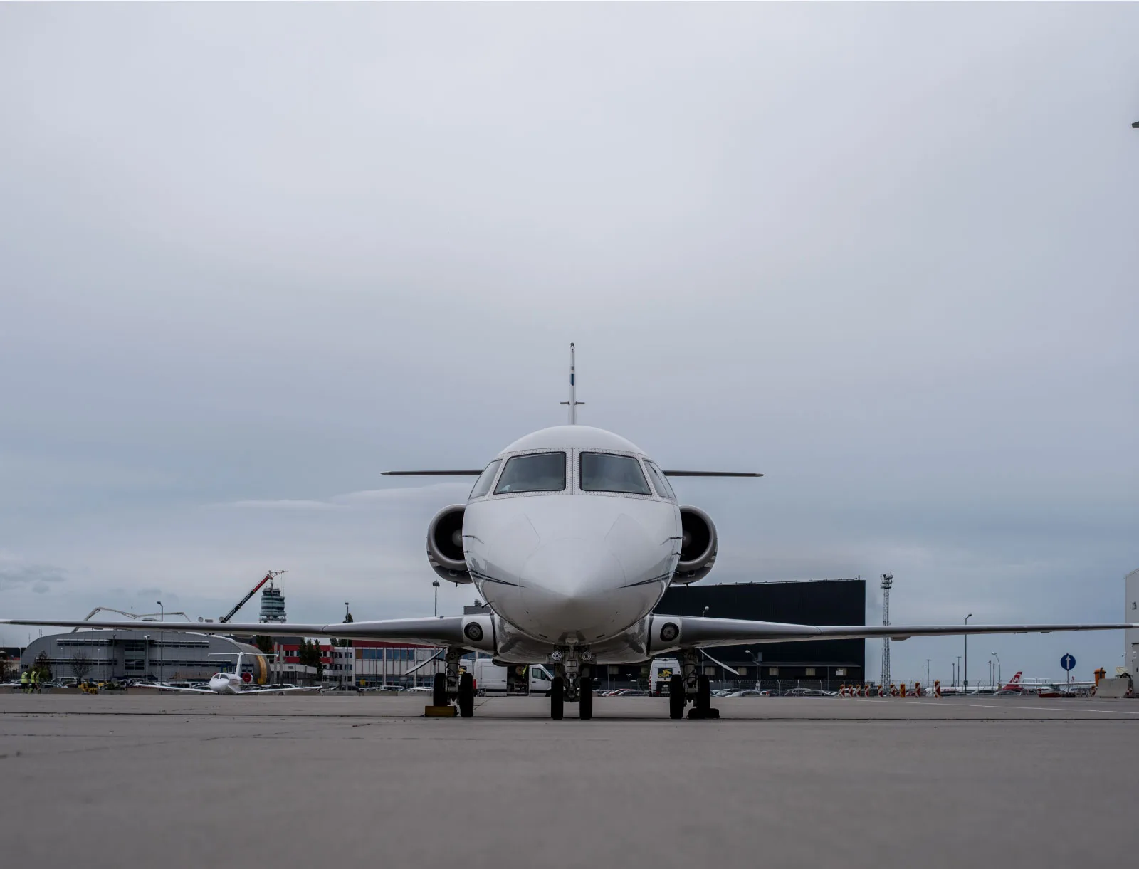 Exterior view of a 2009 Gulfstream G200 - MJET.