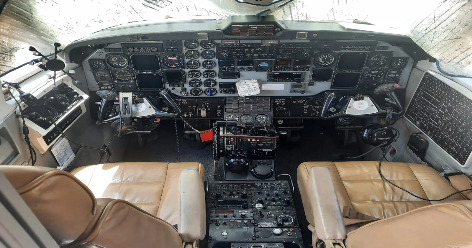 Cockpit and instrument panel of a Beechcraft 1900D.
