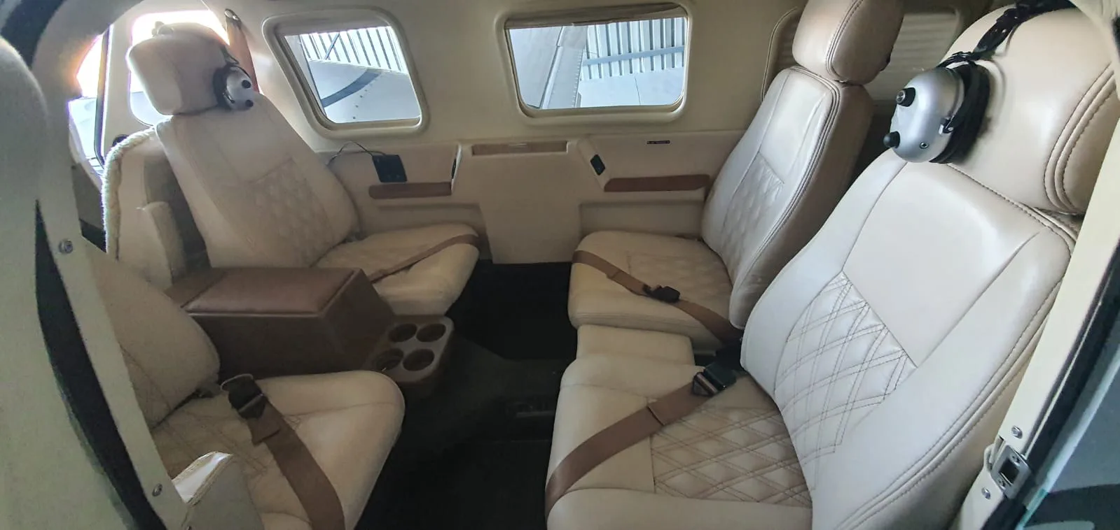 Cabin interior of a 1998 Piper Seneca V.