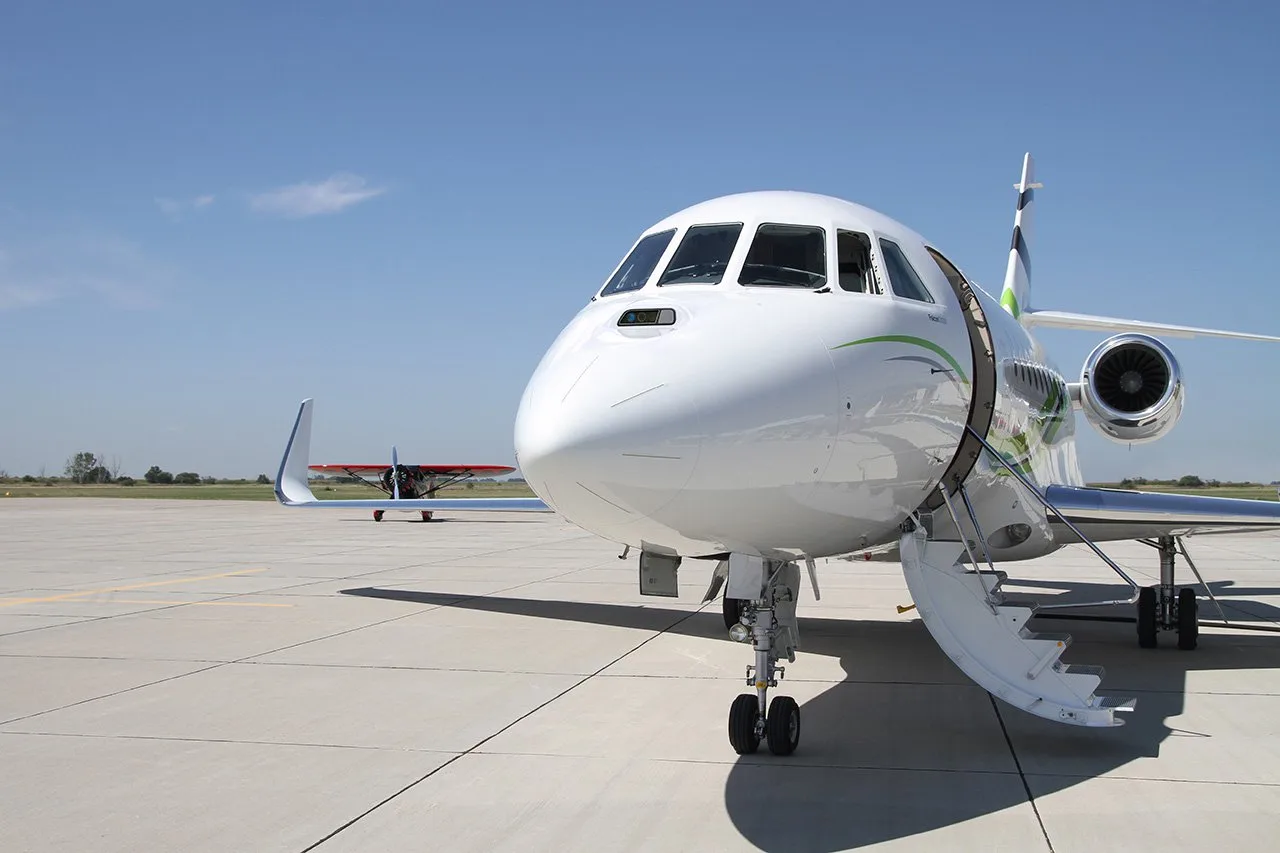 Exterior view of a 2000 Dassault Falcon 2000.