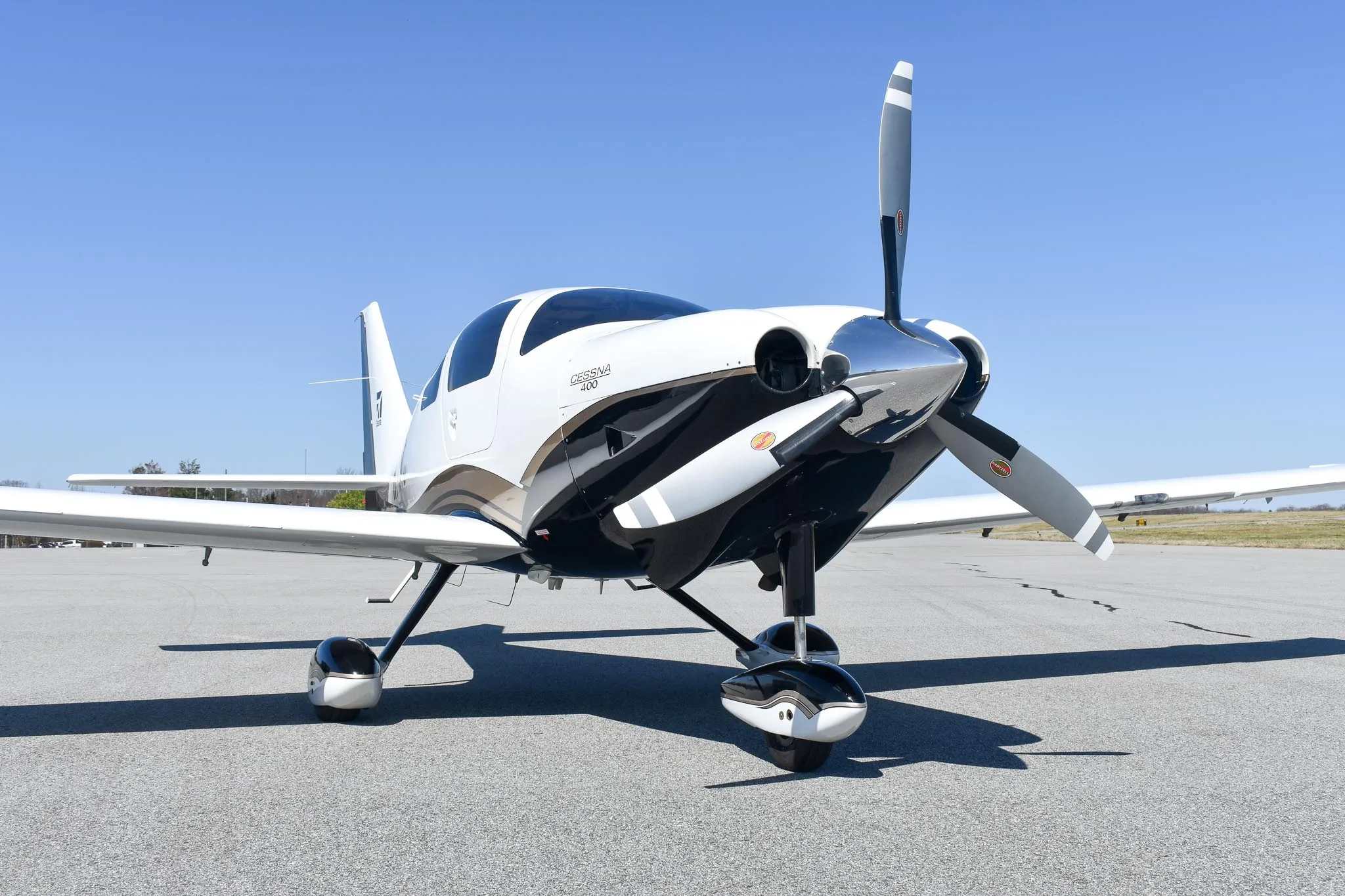 Exterior view of a 2008 Cessna 400, N932AC.