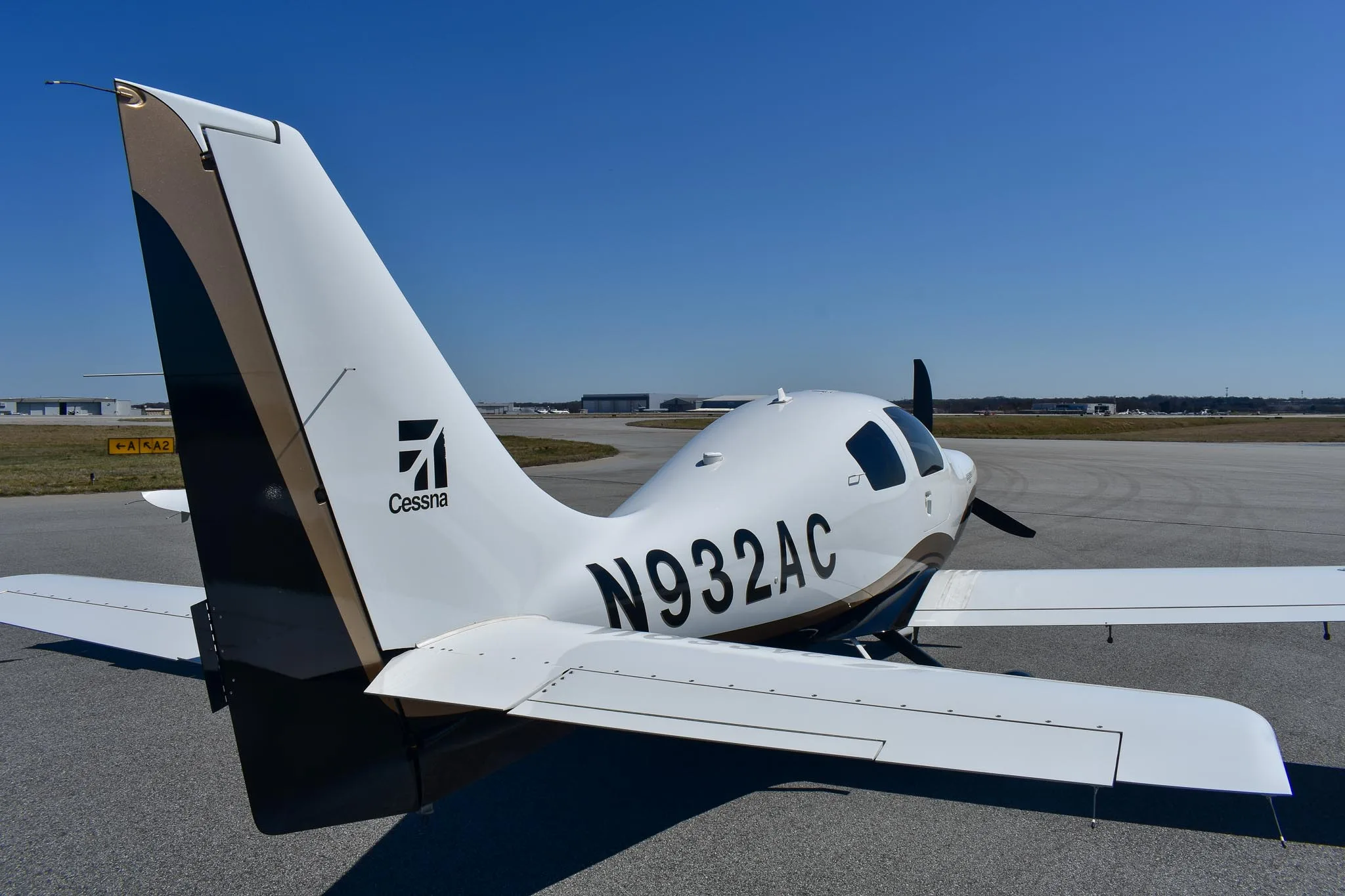Exterior view of a 2008 Cessna 400, N932AC.