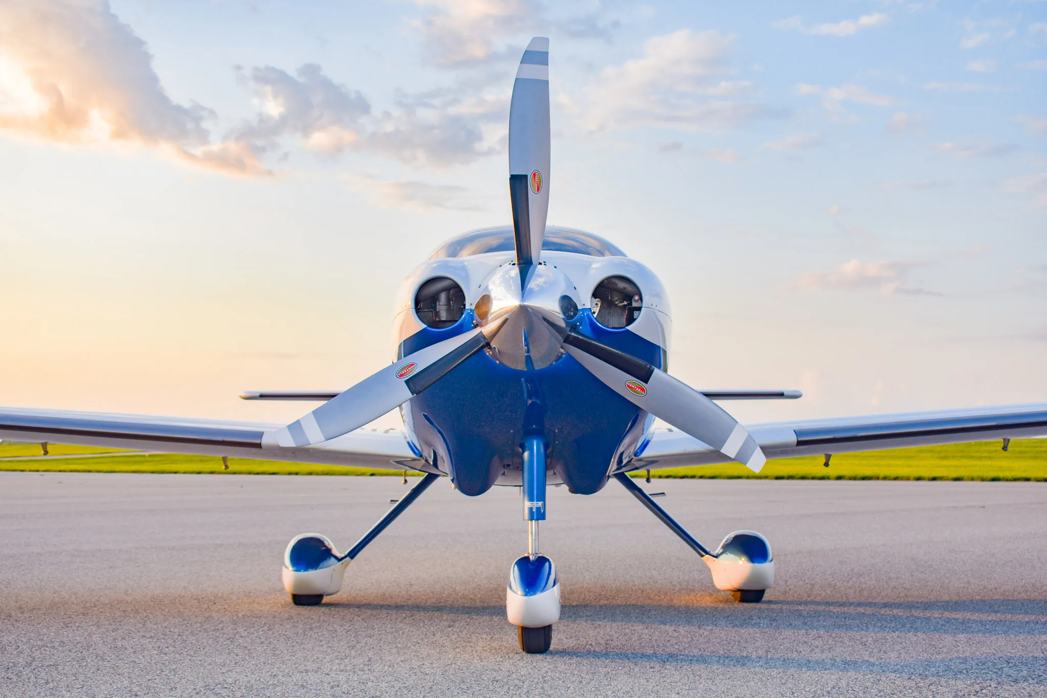 Exterior view of a 2009 Cessna 400SLX N465HD - $449,000 w/ 400 School.