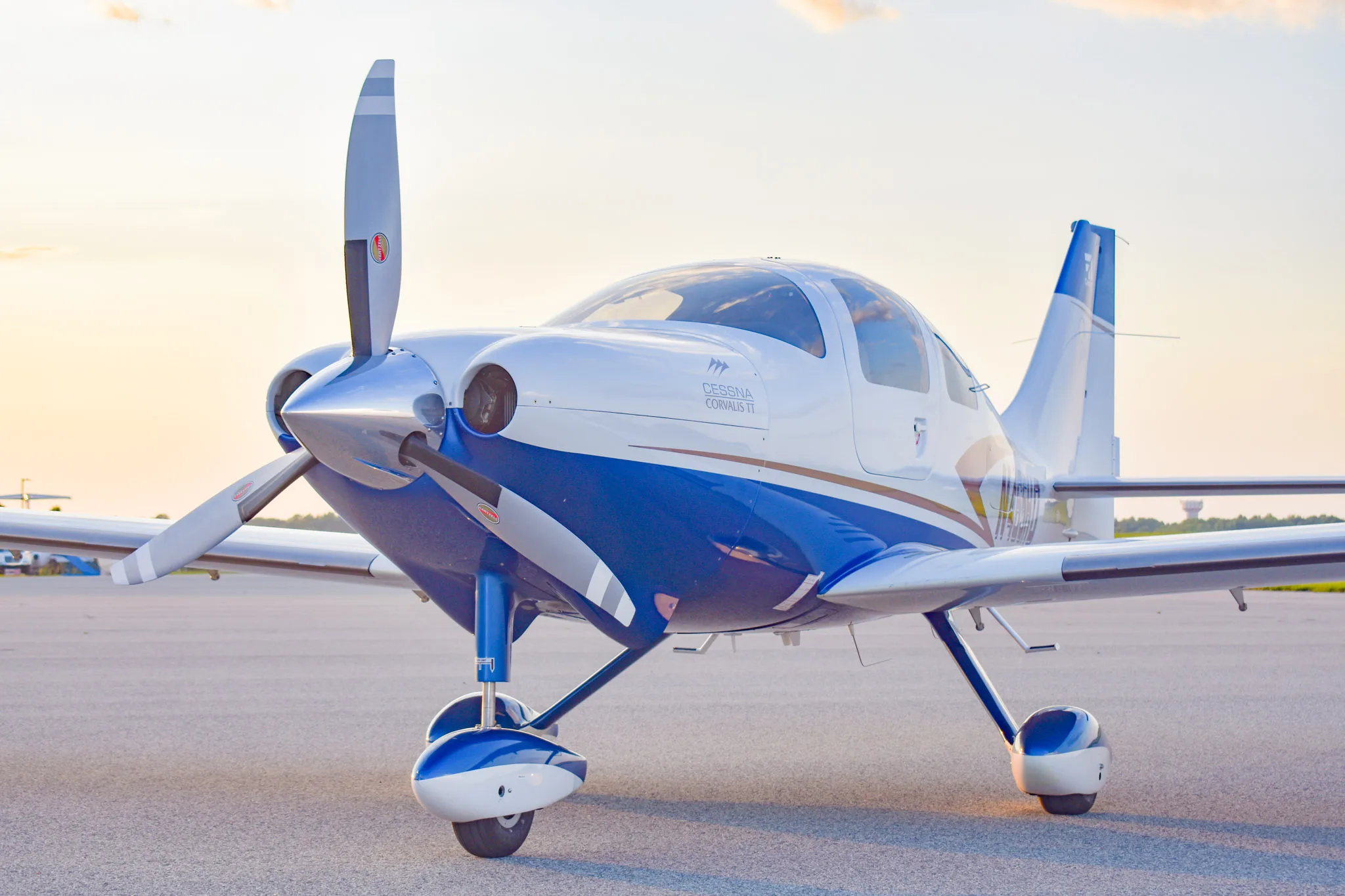 Exterior view of a 2009 Cessna 400SLX N465HD - $449,000 w/ 400 School.