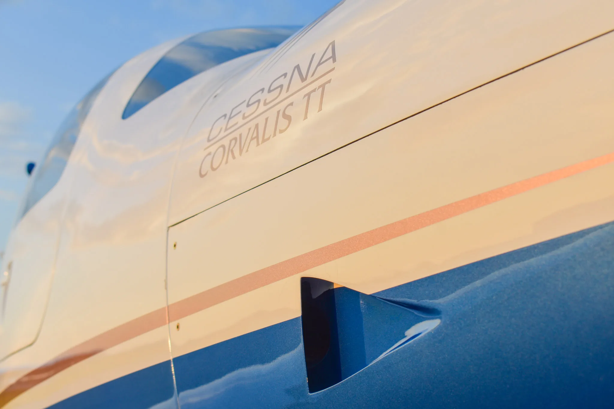Engine detail of a 2009 Cessna 400SLX N465HD - $449,000 w/ 400 School.