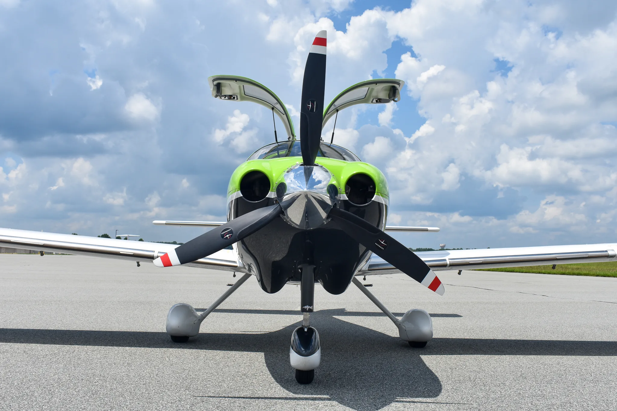 Exterior view of a 2014 Cessna TTX, N1477B.
