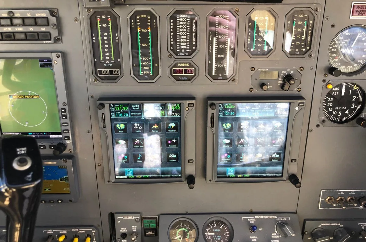 Cockpit and instrument panel of a 1985 Cessna Citation S/II SN S550-0030.