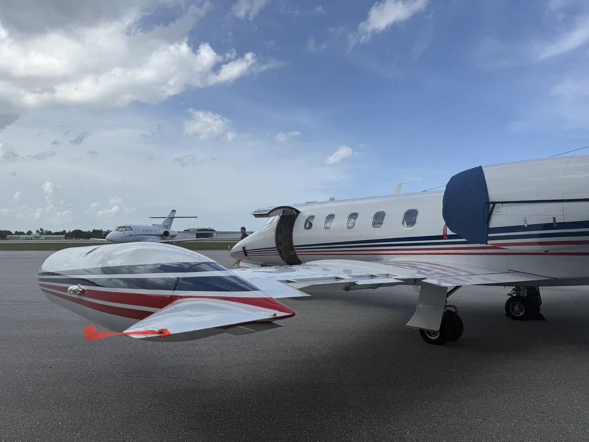 Marketing image of a 1985 Learjet 35A SN 35A-594.