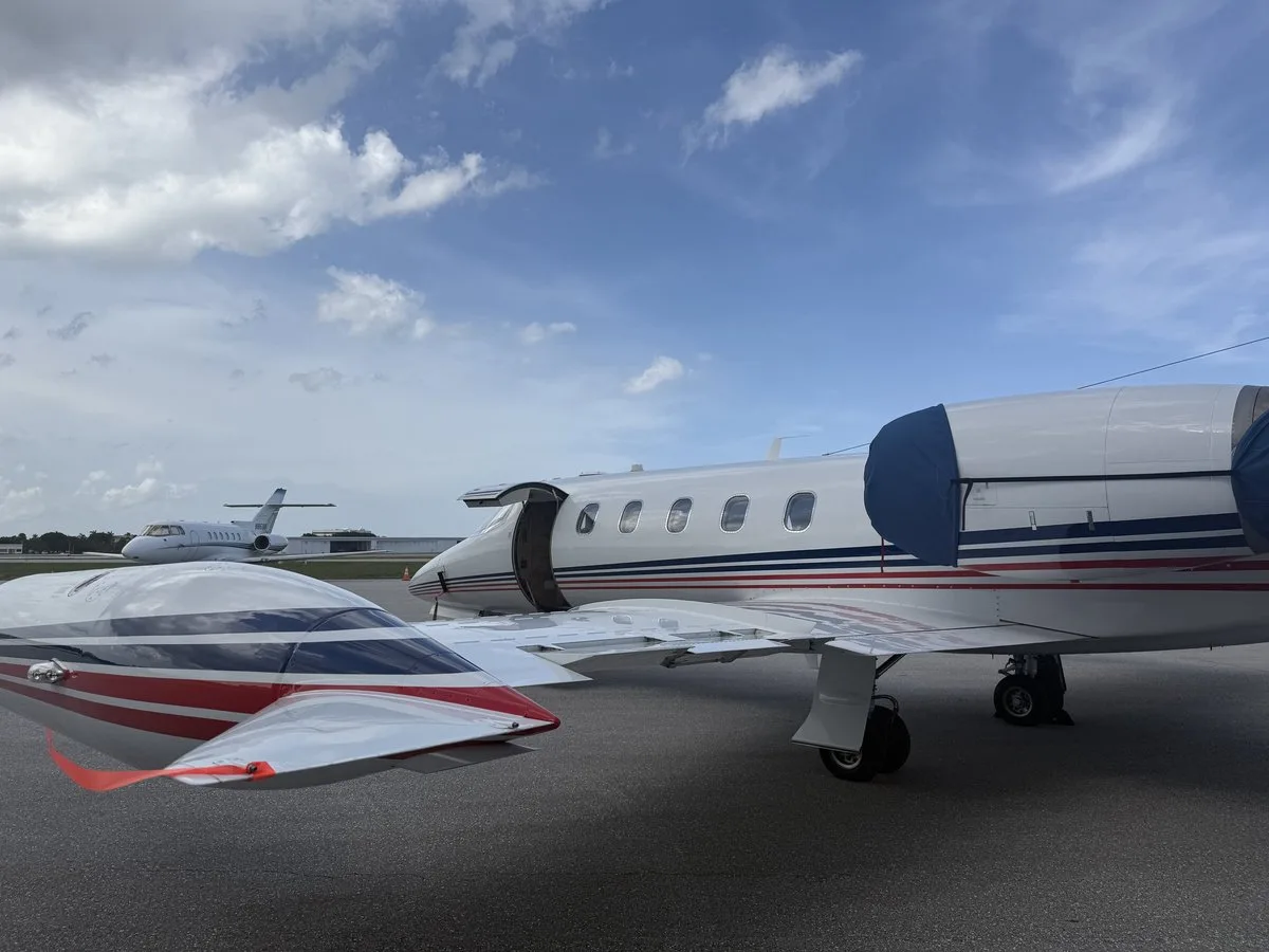 Marketing image of a 1985 Learjet 35A SN 35A-594.