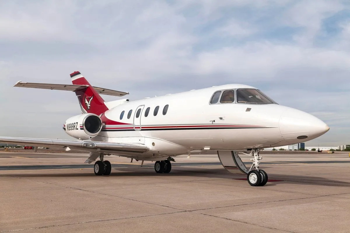 Exterior view of a 1998 Hawker 800XP SN 258361, N999RZ.
