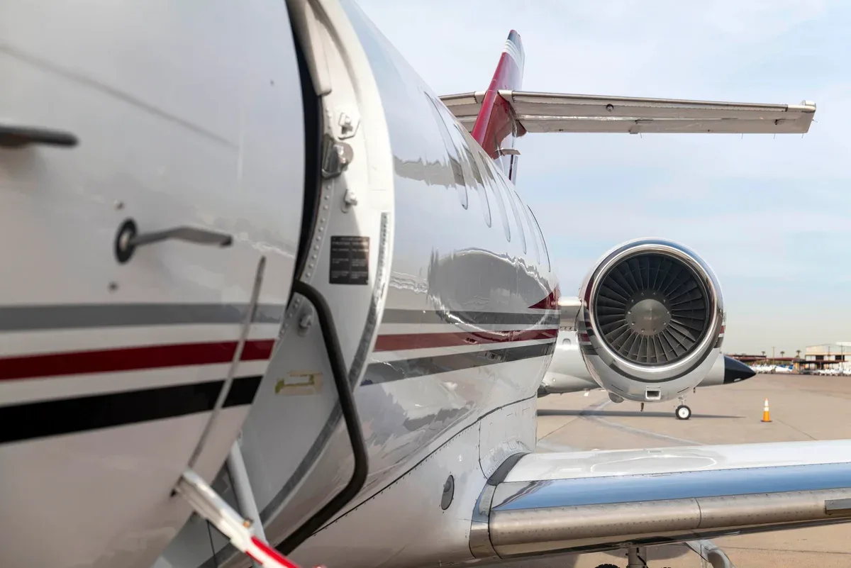 Exterior view of a 1998 Hawker 800XP SN 258361, N999RZ.