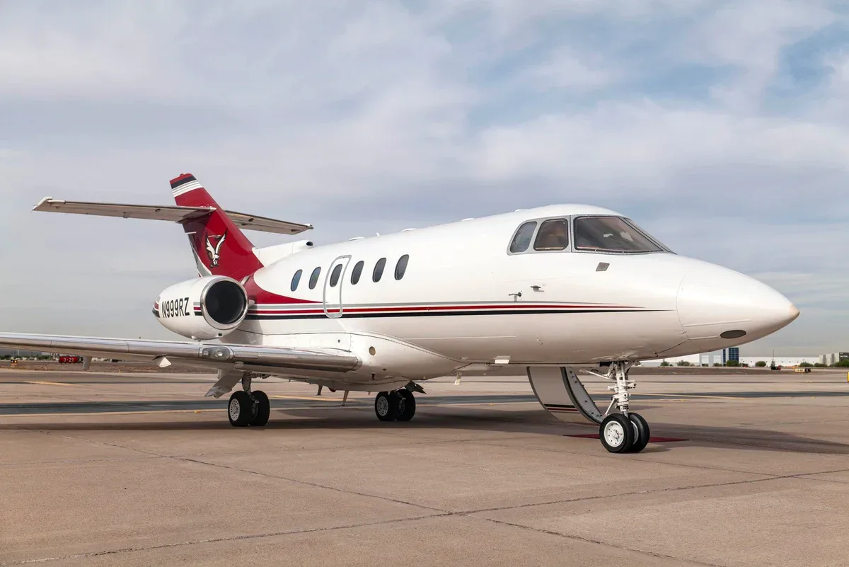 Exterior view of a 1998 Hawker 800XP SN 258361, N999RZ.