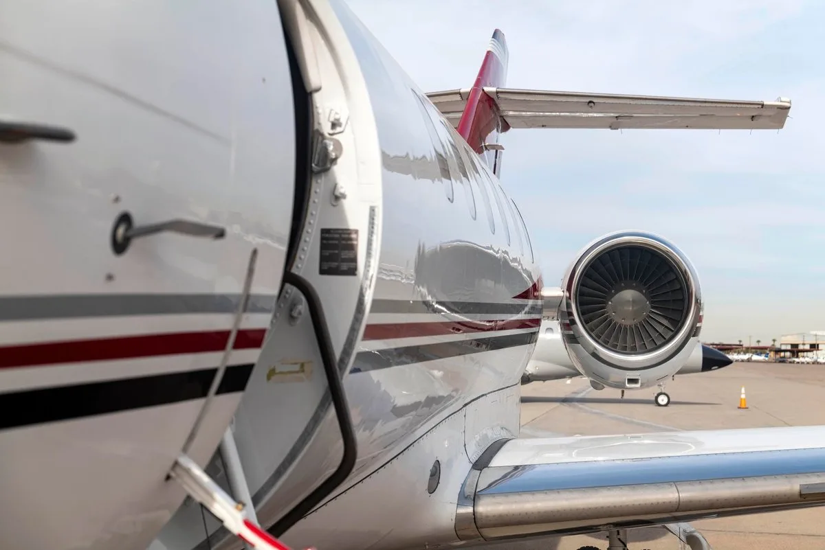 Exterior view of a 1998 Hawker 800XP SN 258361, N999RZ.