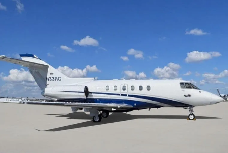 Exterior view of a 2000 Hawker 800XP SN 258466, N33RC.