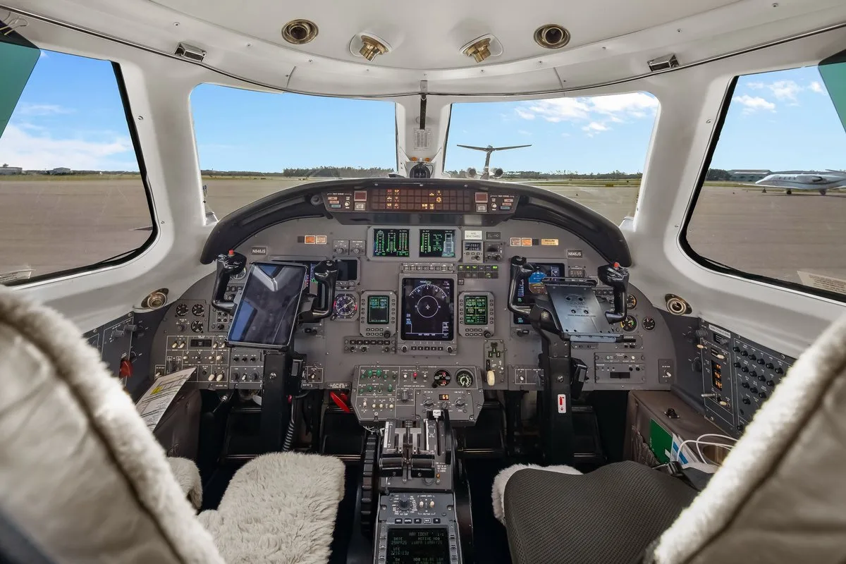Cockpit and instrument panel of a 2003 Cessna Citation Excel SN 560-5355.