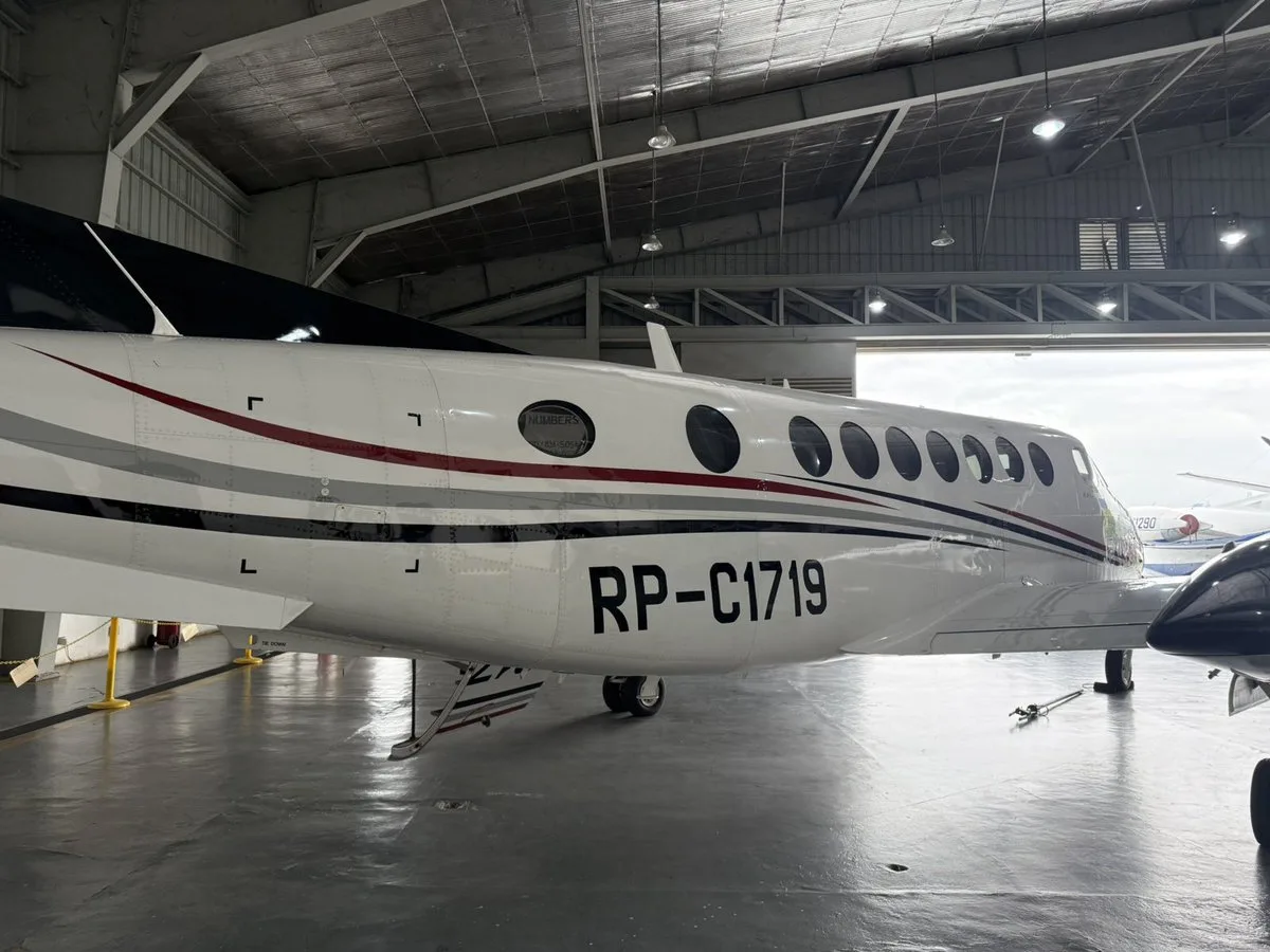 Exterior view of a 2001 Beechcraft King Air 350 SN, RP-C1719.