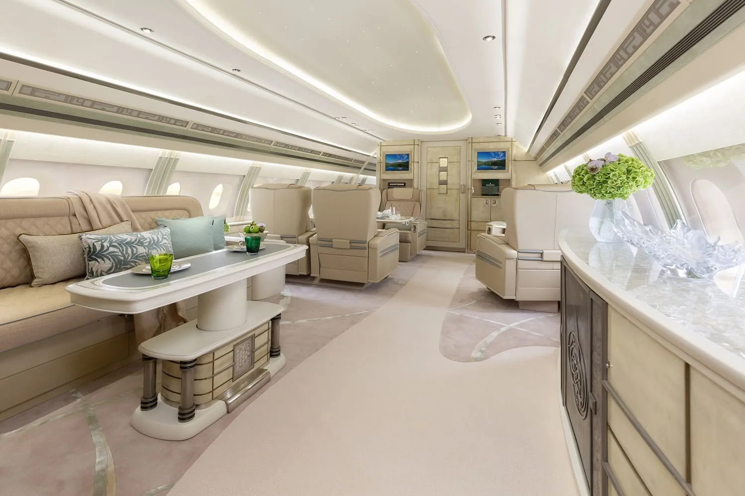 Cabin interior of a Airbus A320.