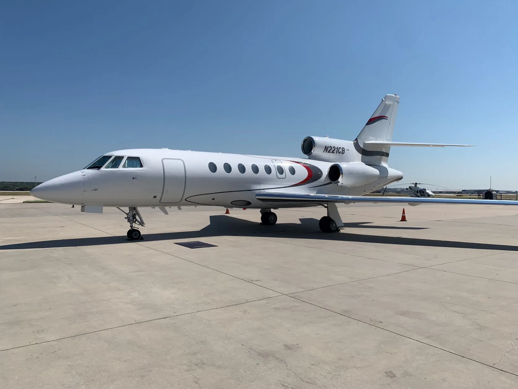Exterior view of a 2002 Dassault FALCON 50EX.
