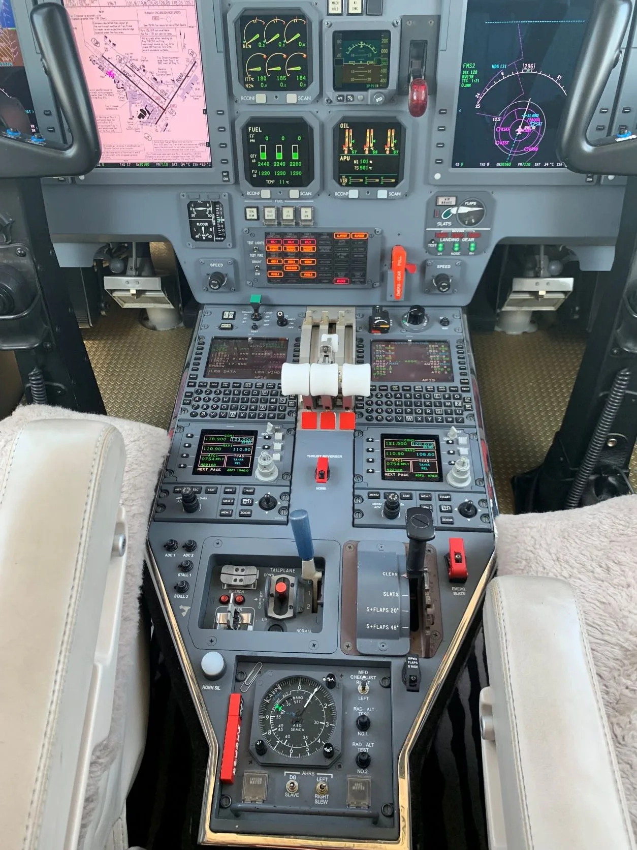 Cockpit and instrument panel of a 2002 Dassault FALCON 50EX.