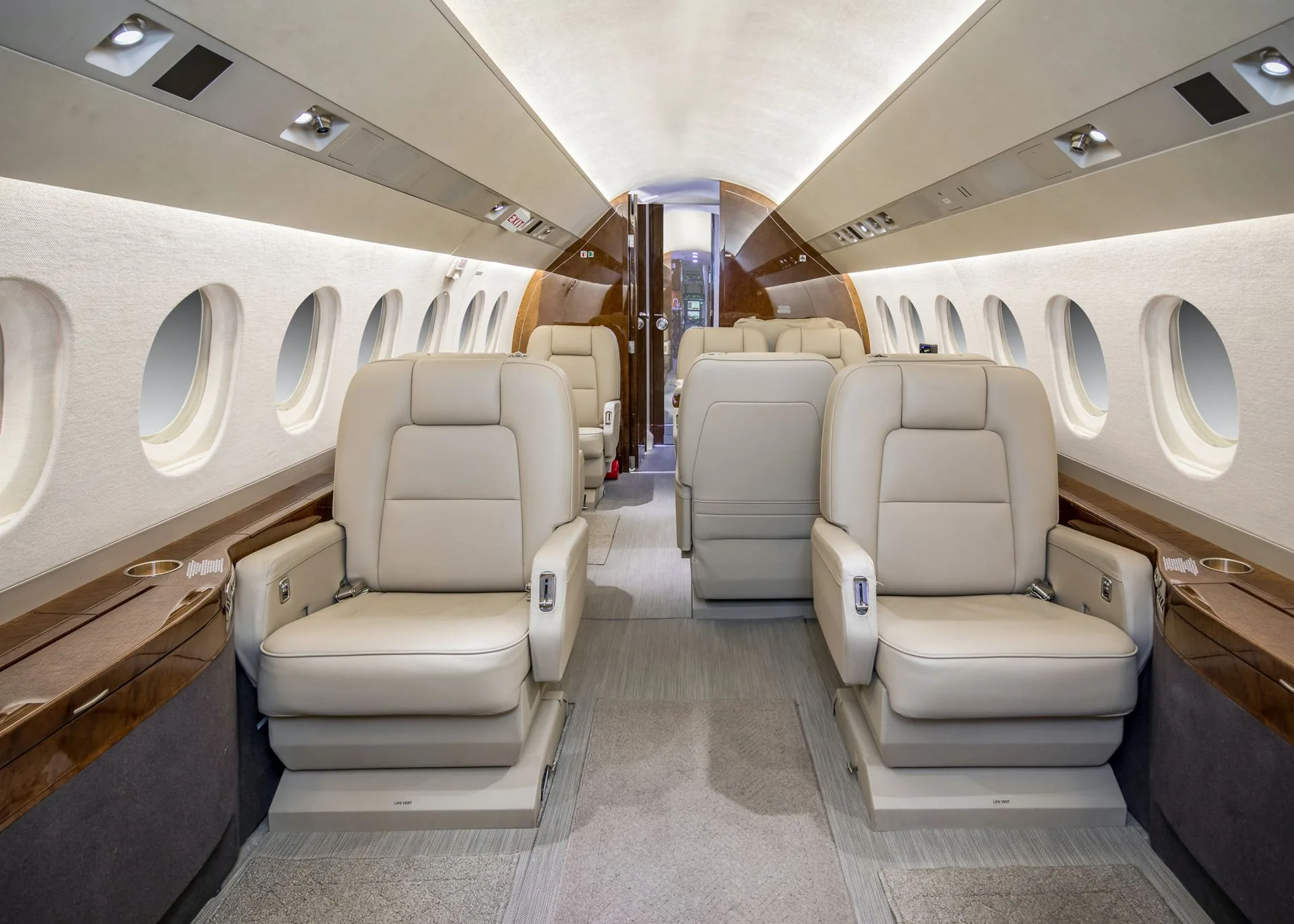 Cabin interior of a 2010 Dassault FALCON 2000LX.