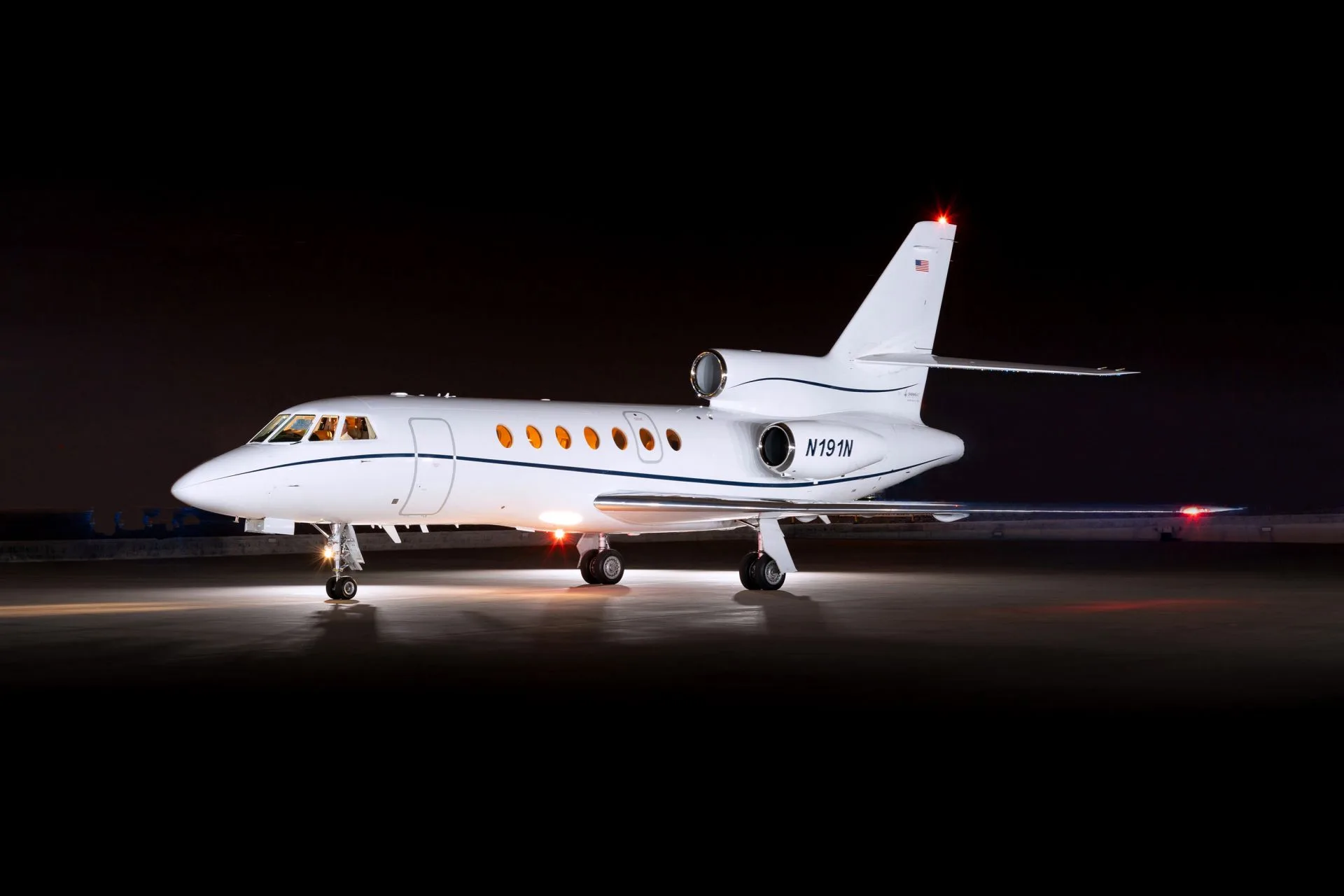 Marketing image of a 2004 Dassault FALCON 50EX.