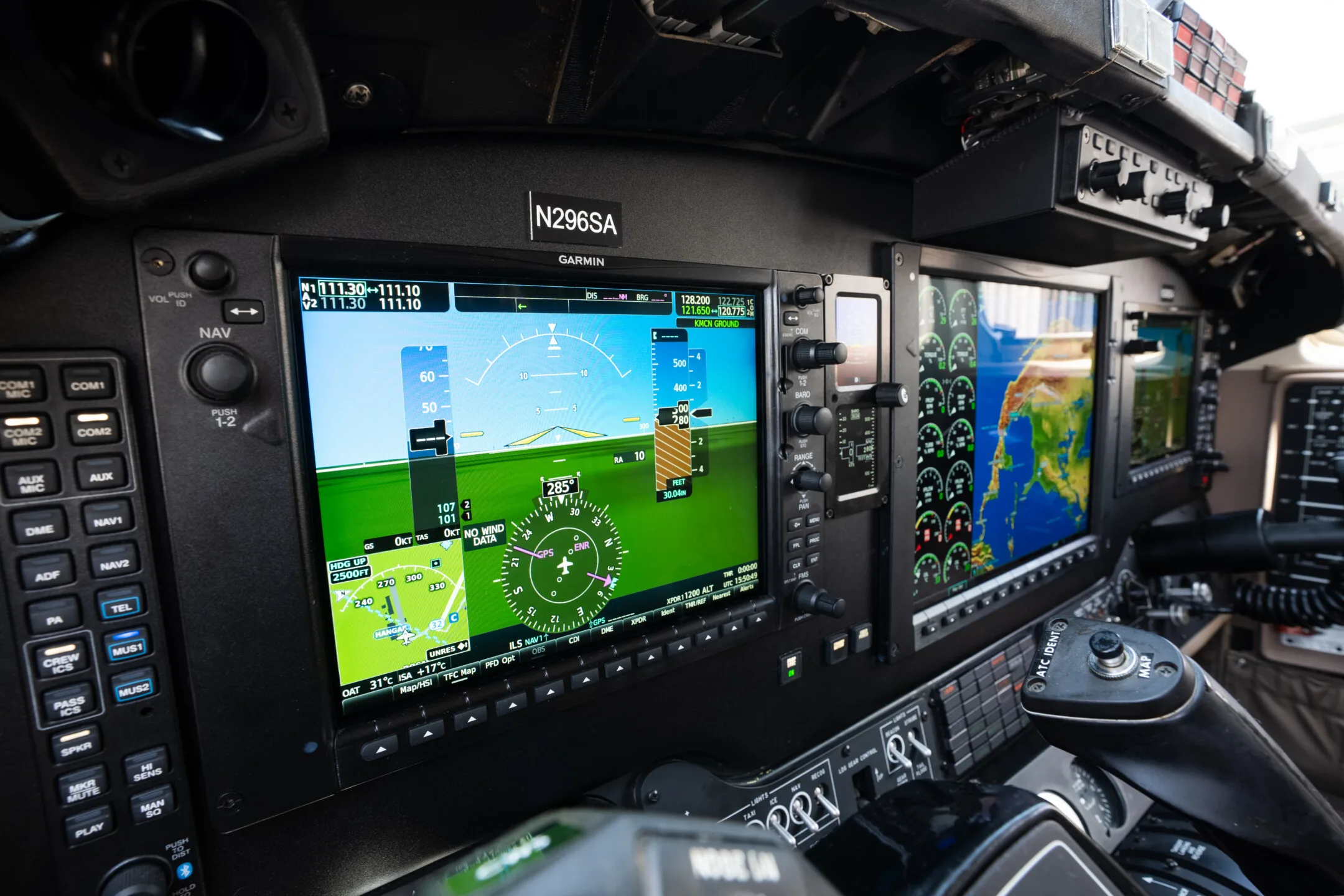 Avionics suite of a 1992 Beechcraft King Air 300LW.