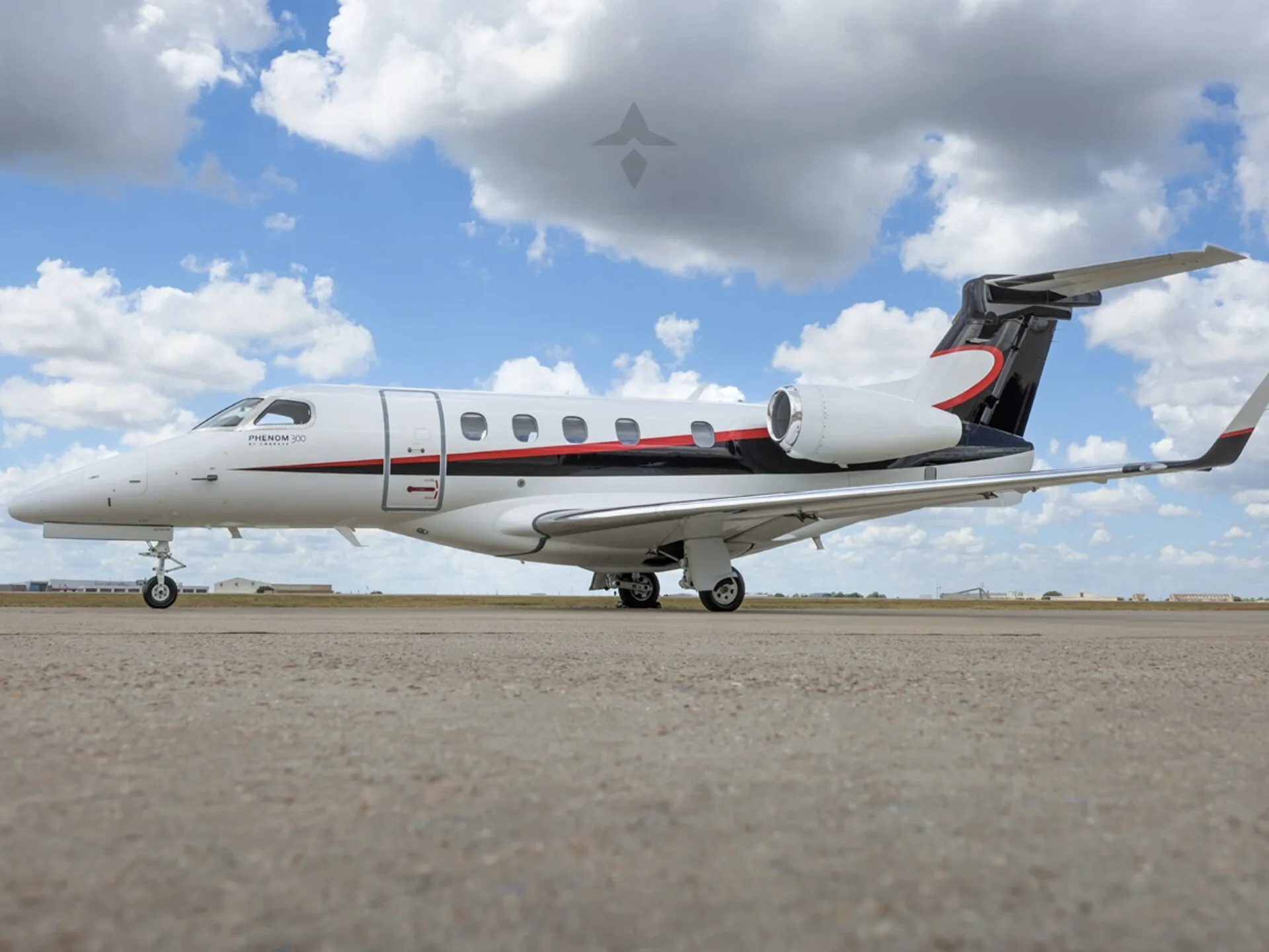 Embraer Phenom 300